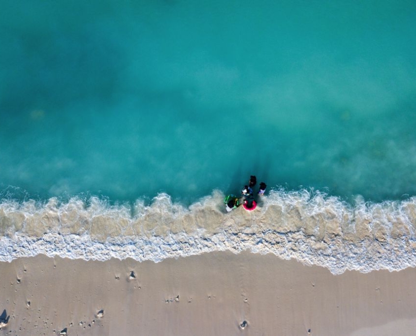 adam-azim-594521-unsplash